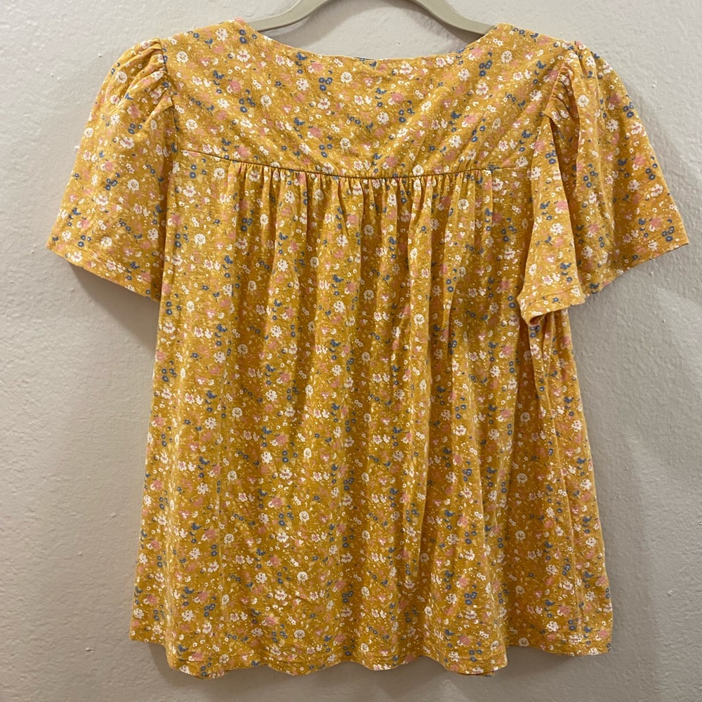 Lucky Brand Yellow floral blouse with short sleeves and smock style - Picture 5 of 5
